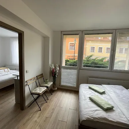 Lägenhet Beroun Apartments *